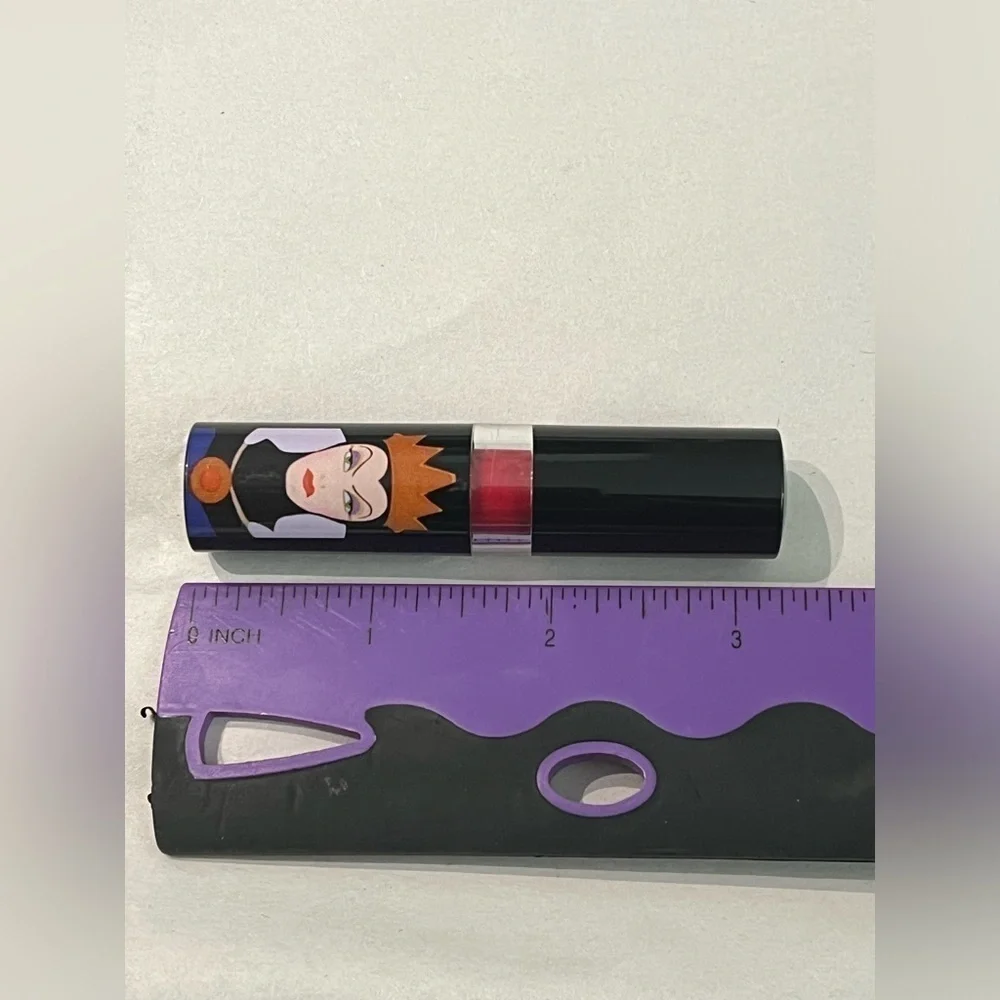 DISNEY EVIL QUEEN LIPSTICK BRAND NEW
